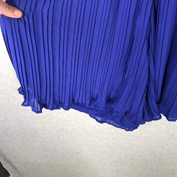 Beyond Words Romper Womens Medium Blue Pleated Flowy Belt Summer Vacation Resort - Picture 7 of 15